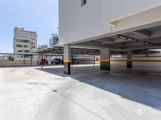 Apartamento com 62m², 2 dormitórios, 1 suíte, 2 vagas, Petrópolis em Porto Alegre