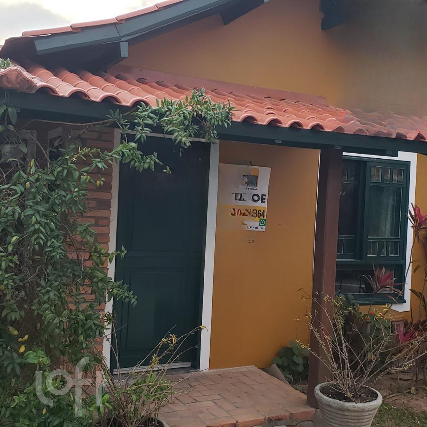 Casa Residencial com 39m², 1 quarto, 1 garagem, no bairro Ponta das Canas em Florianópolis