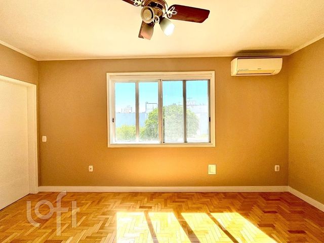 Apartamento com 80m², 3 dormitórios, 1 vaga, Floresta em Porto Alegre