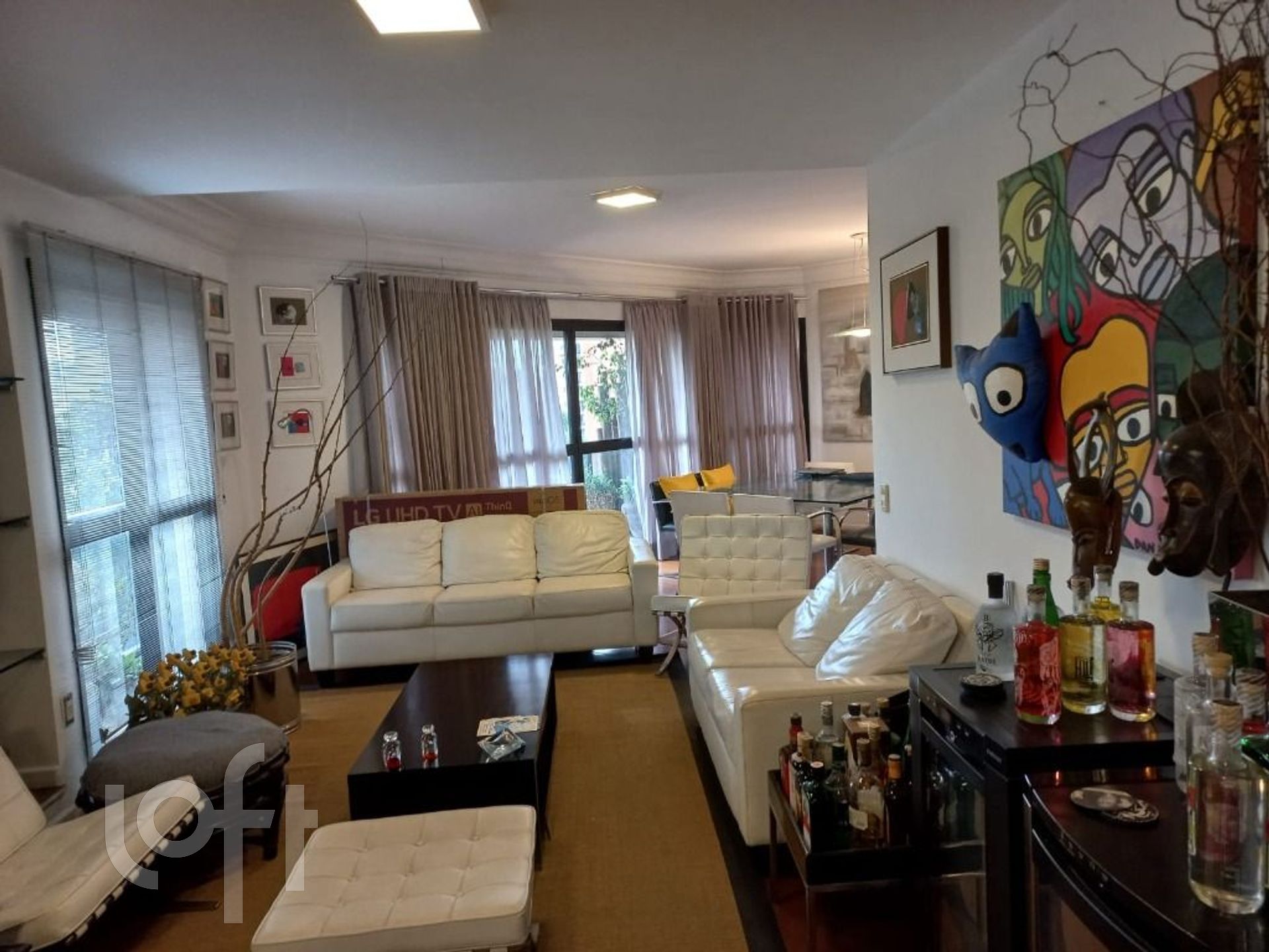 Apartamento à venda com 4 quartos, 200m² - Foto 2