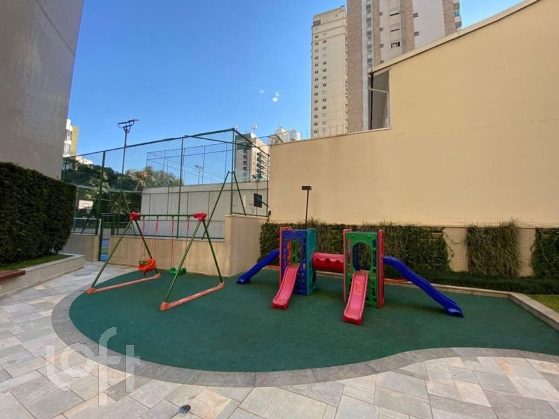 Apartamento à venda com 4 quartos, 200m² - Foto 43