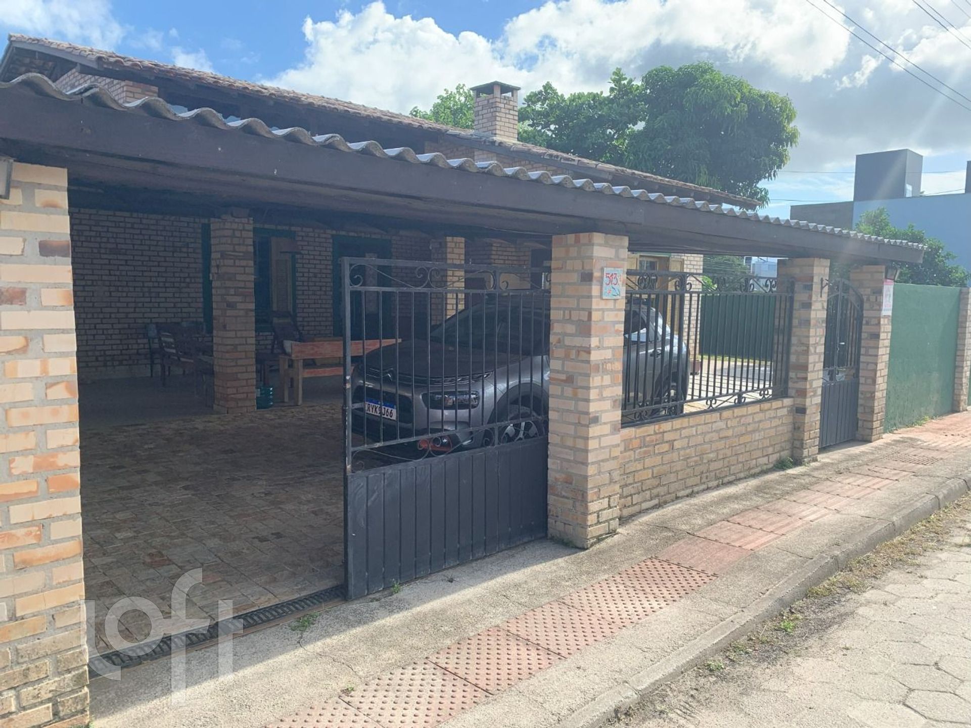 Casa Residencial com 168m², 3 quartos, 1 suíte, no bairro Moenda em Florianópolis