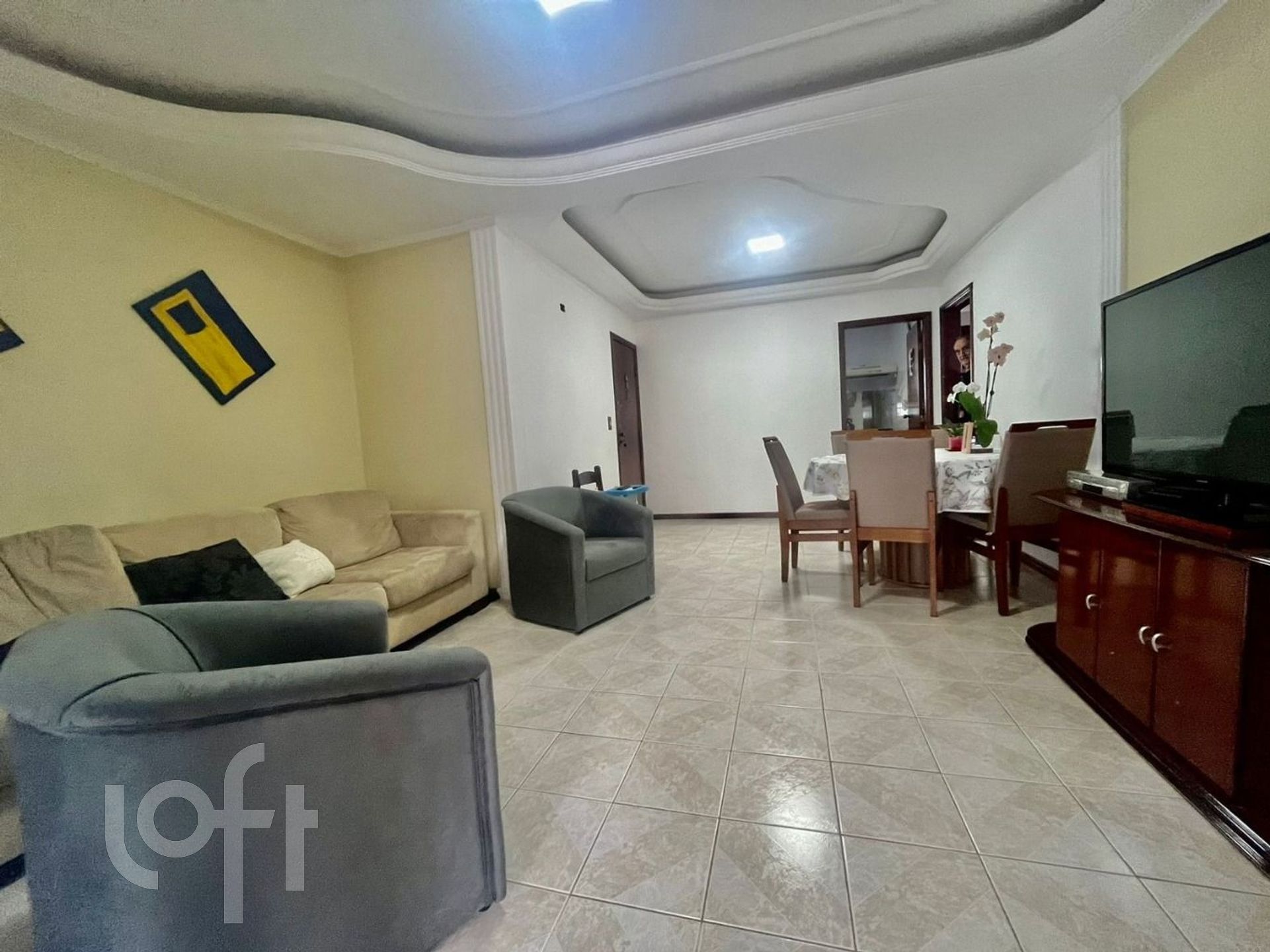 Apartamentos com 101m², 3 quartos, 1 suíte, 2 garagens, no bairro Centro em Balneário Camboriú
