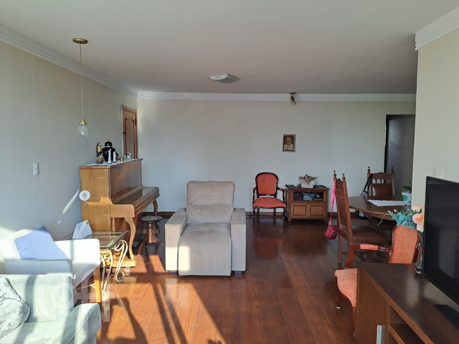 Apartamento à venda com 3 quartos, 146m² - Foto 2