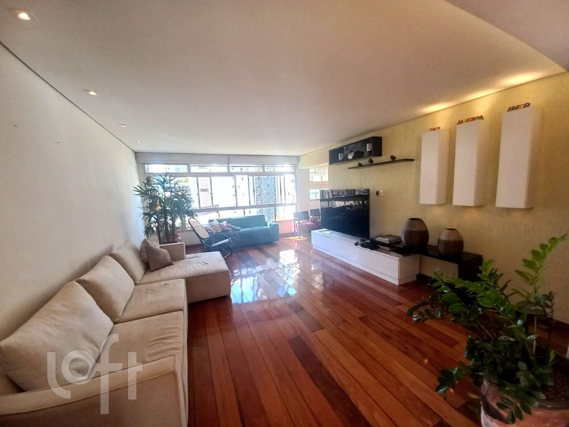 Apartamento à venda com 4 quartos, 260m² - Foto 2