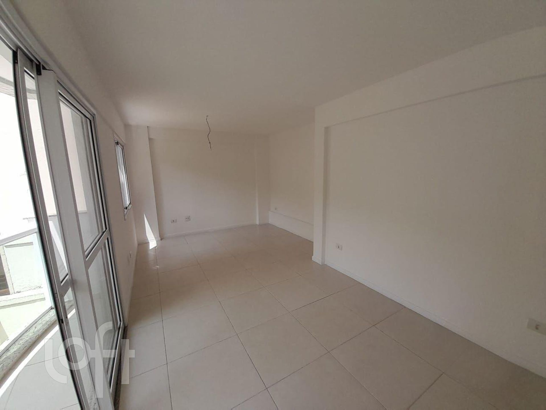 Apartamento à venda com 3 quartos, 88m² - Foto 2