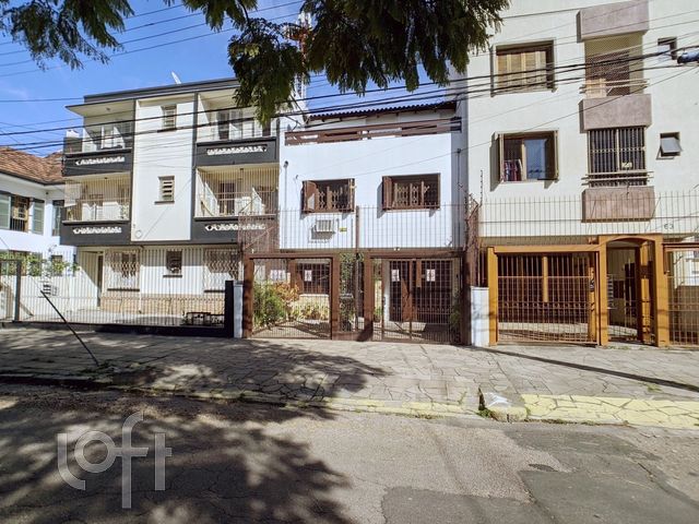 Casa com 201m², 4 dormitórios, 3 vagas, Rio Branco em Porto Alegre