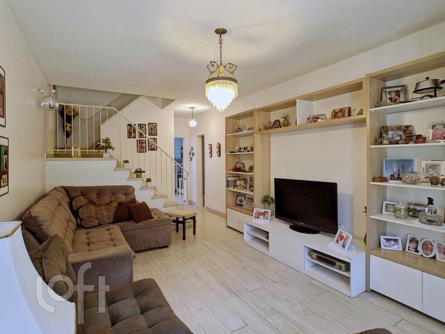 Casa com 201m², 4 dormitórios, 3 vagas, Rio Branco em Porto Alegre