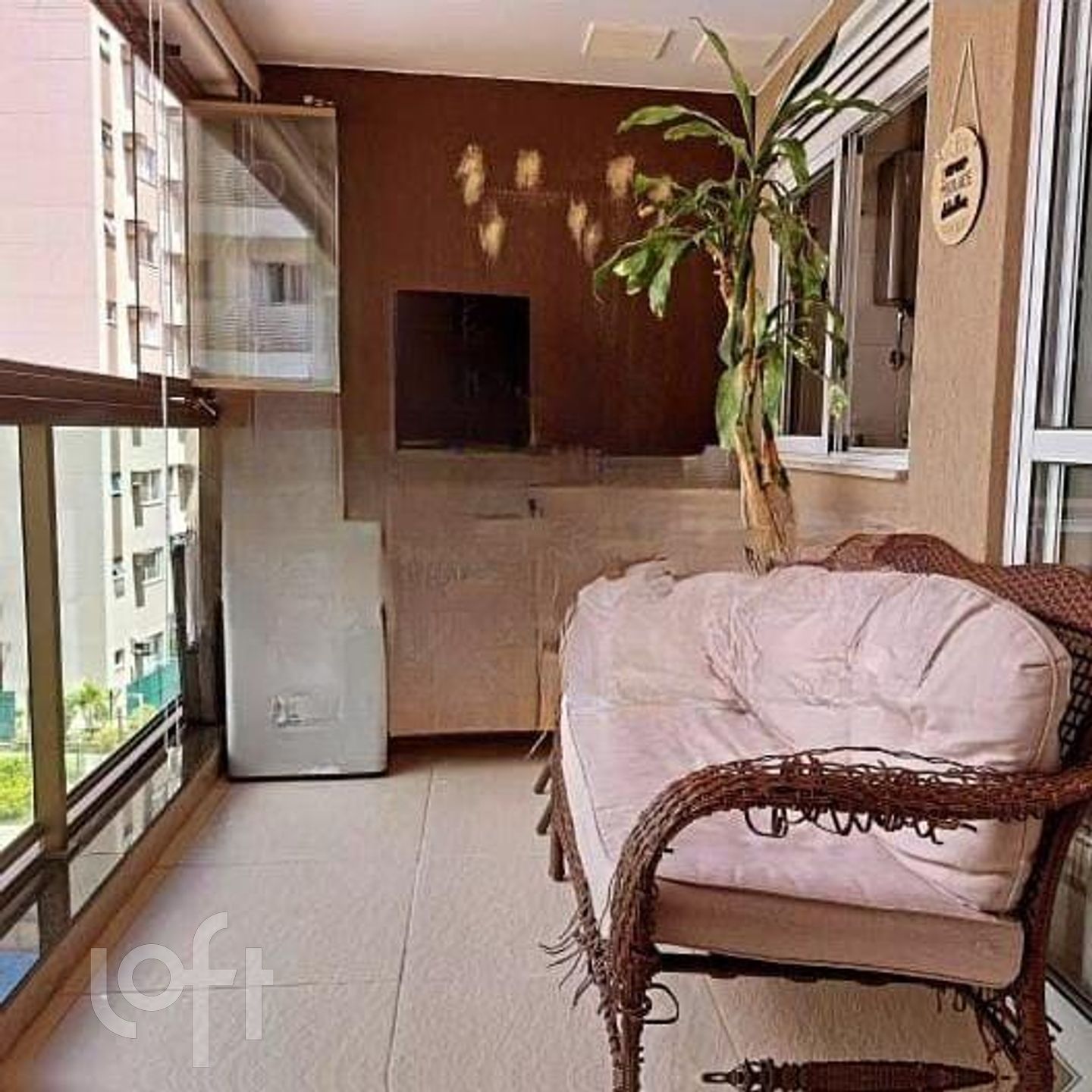 Apartamento à venda com 3 quartos, 81m² - Foto 1