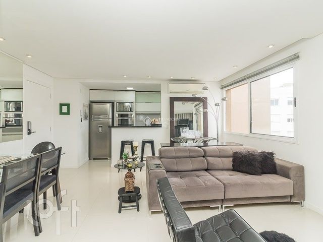 Apartamento com 65m², 2 dormitórios, 1 suíte, 1 vaga, Vila Ipiranga em Porto Alegre