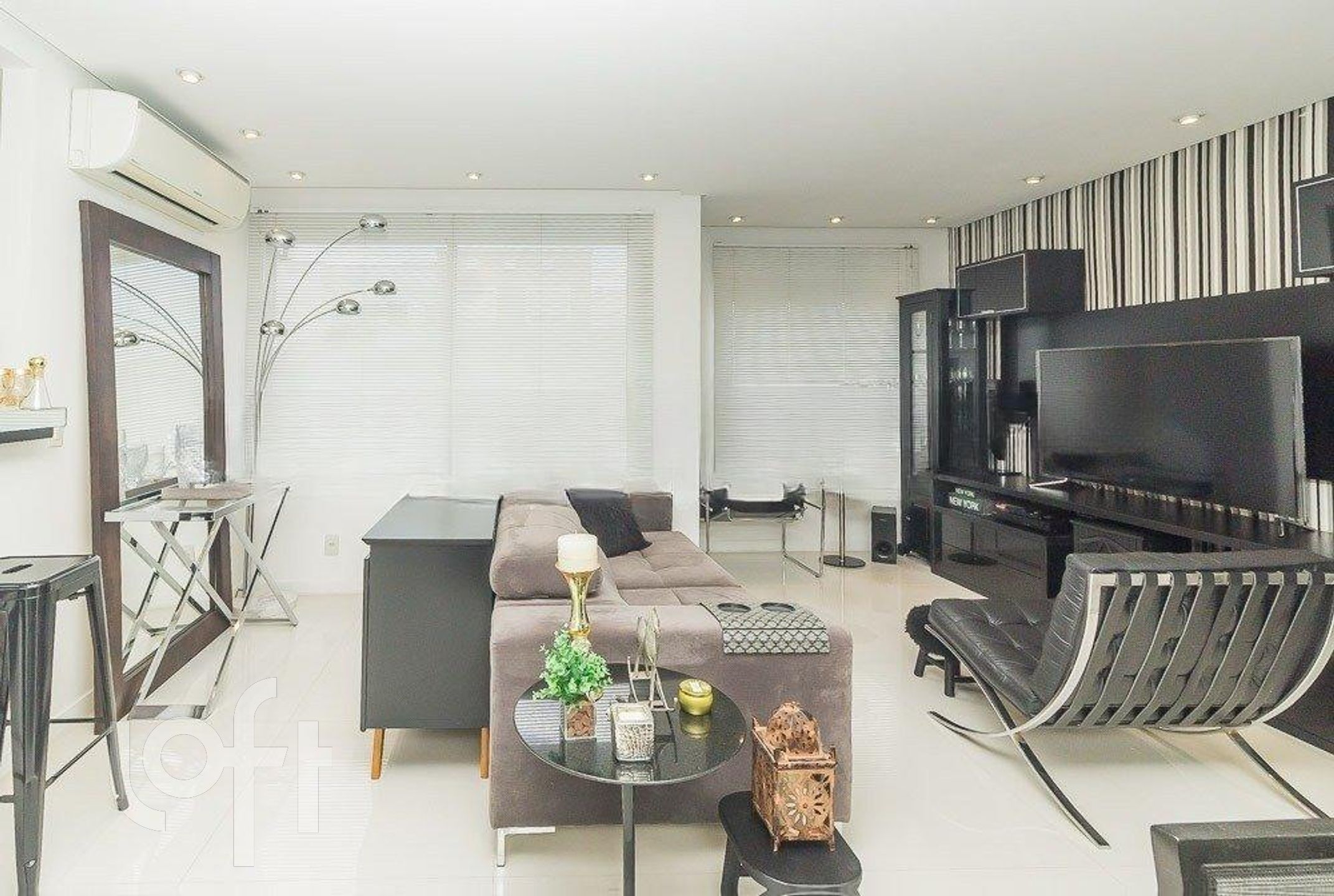 Apartamento com 65m², 2 dormitórios, 1 suíte, 1 vaga, Vila Ipiranga em Porto Alegre