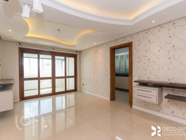 Apartamento com 247m², 3 dormitórios, 1 suíte, 2 vagas, Vila Ipiranga em Porto Alegre