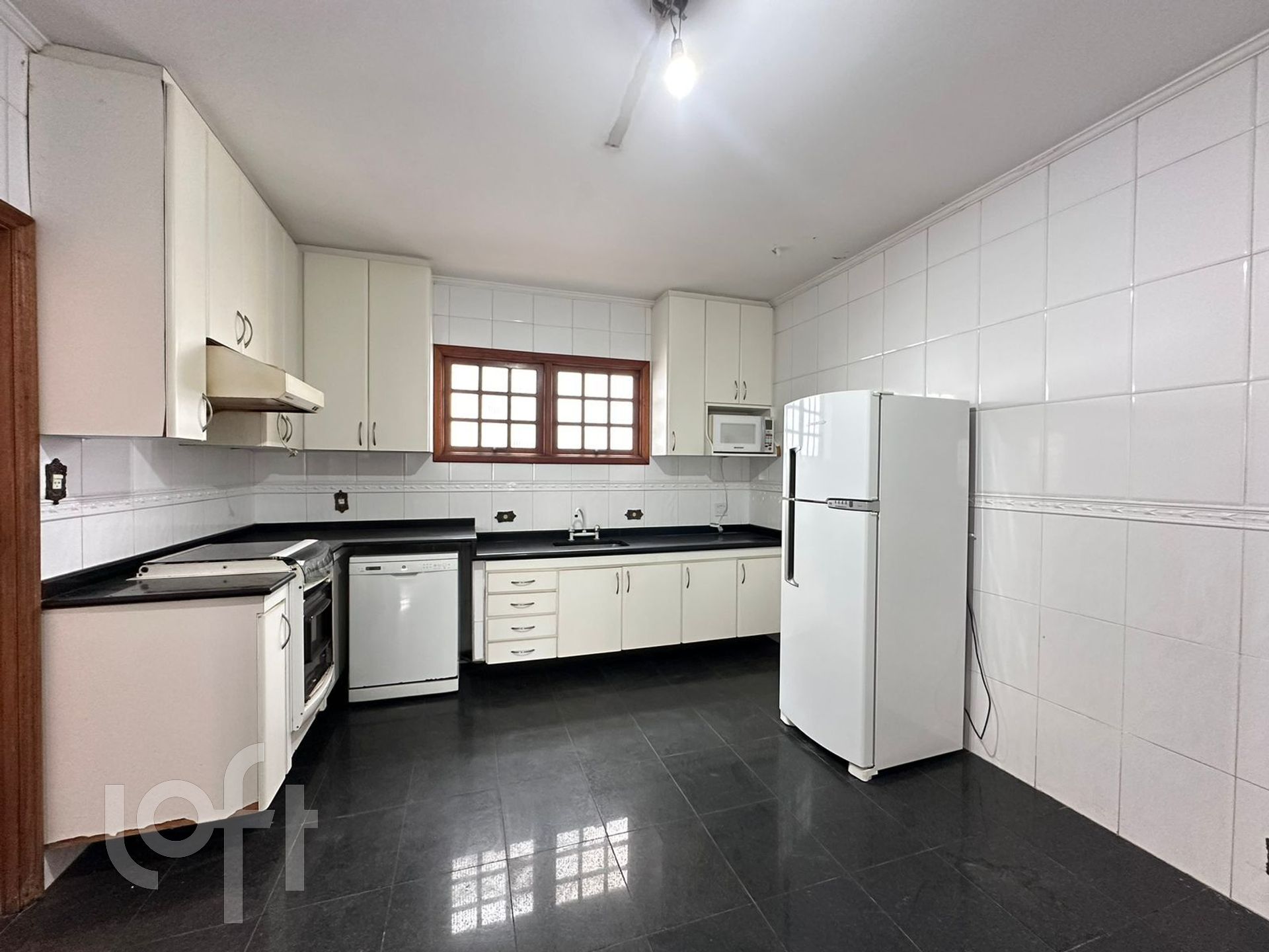 Casa à venda com 5 quartos, 300m² - Foto 7