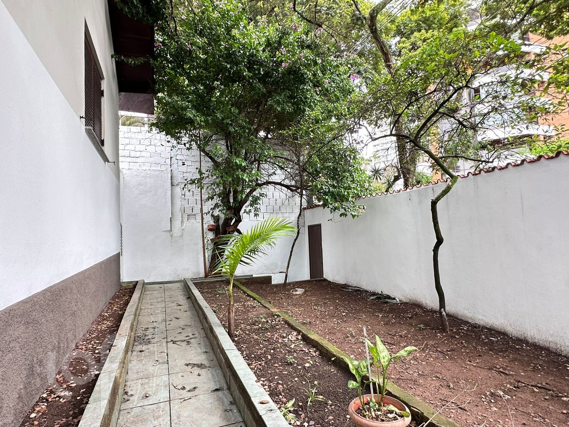 Casa à venda com 5 quartos, 300m² - Foto 37