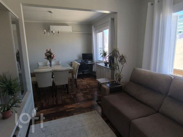 Apartamento com 80m², 3 dormitórios, 1 suíte, Menino Deus em Porto Alegre