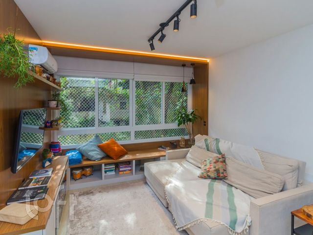 Apartamento com 89m², 3 dormitórios, 1 suíte, 2 vagas, Petrópolis em Porto Alegre