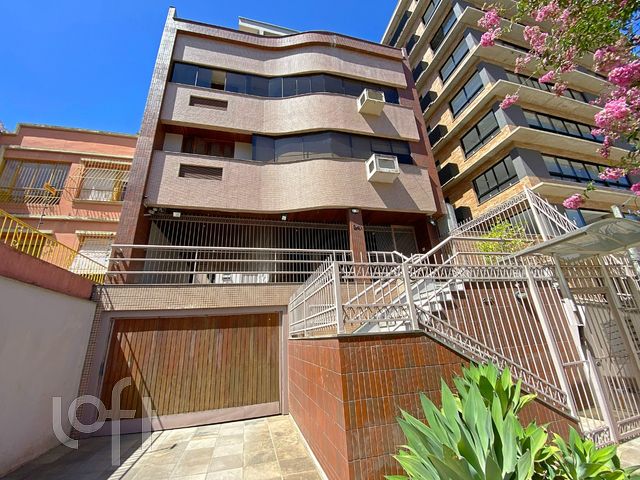 Apartamento com 91m², 3 dormitórios, 1 suíte, 2 vagas, Petrópolis em Porto Alegre