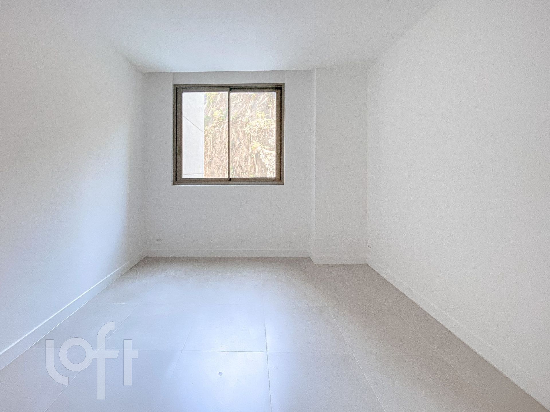 Apartamento à venda com 3 quartos, 180m² - Foto 7