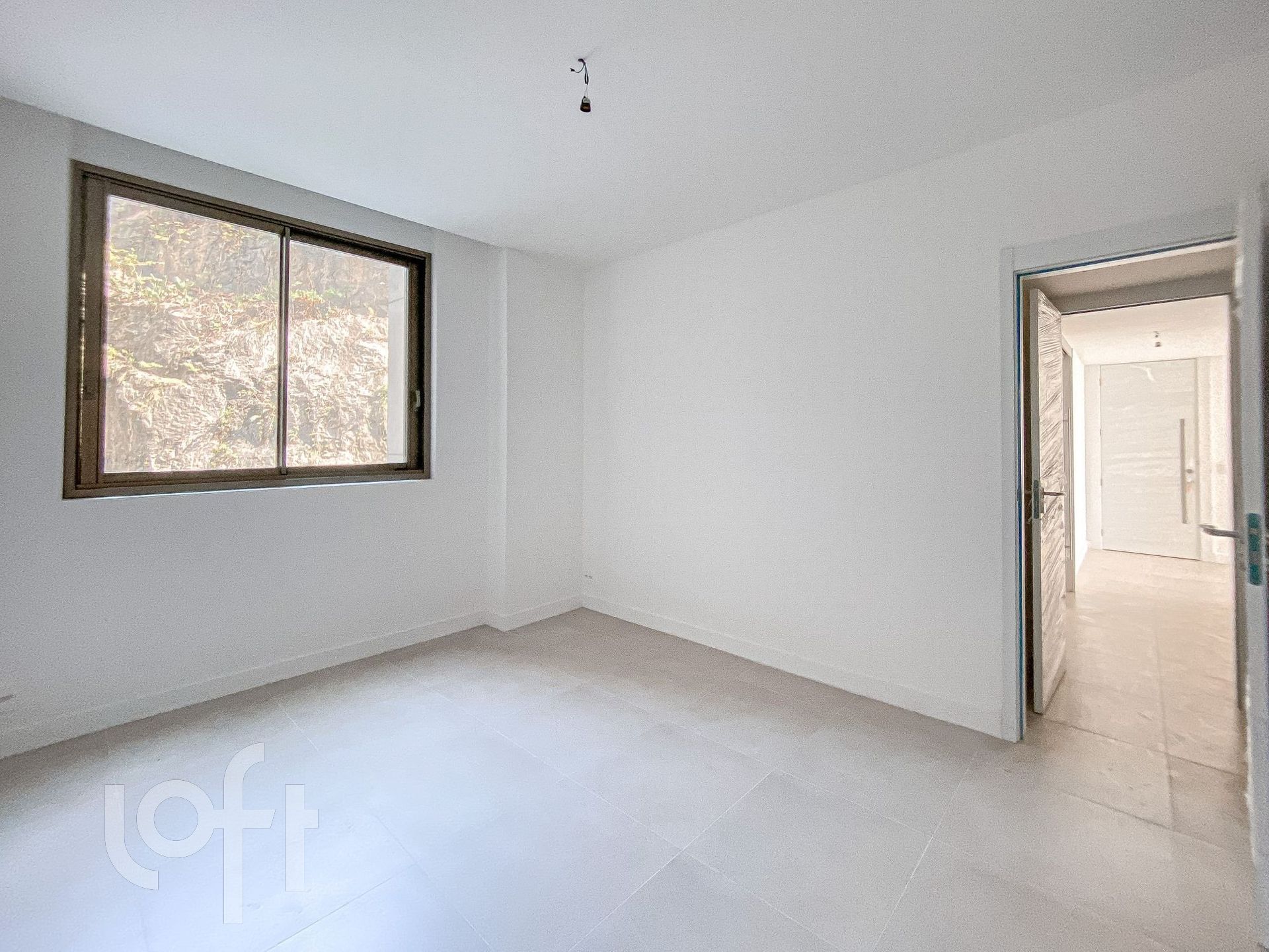 Apartamento à venda com 3 quartos, 180m² - Foto 3