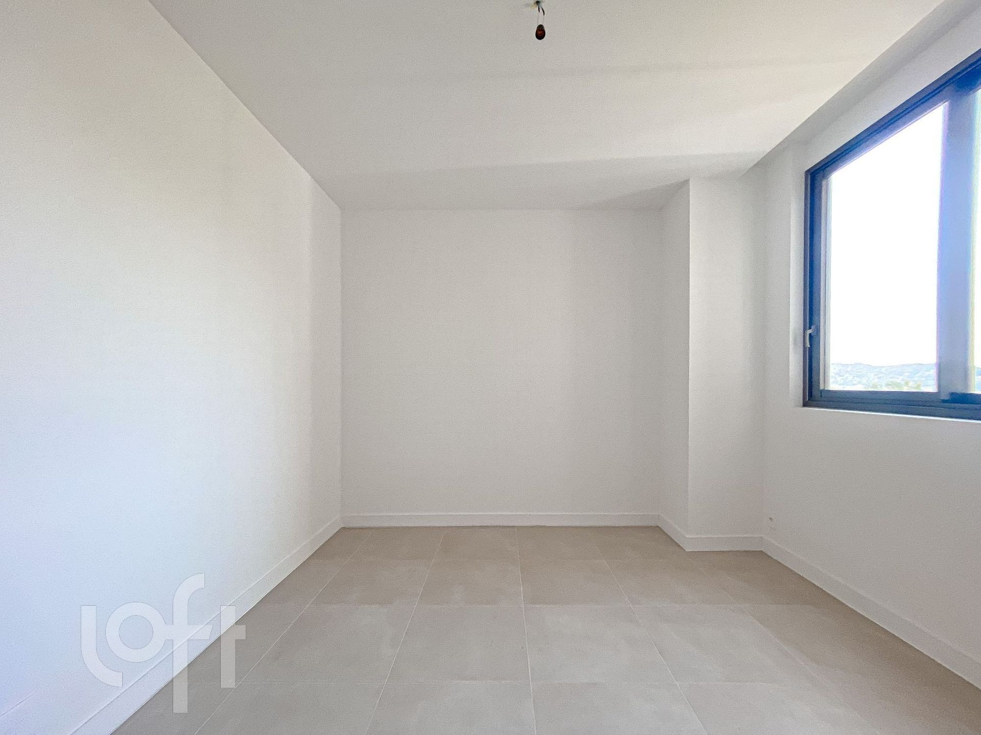 Apartamento à venda com 3 quartos, 180m² - Foto 4