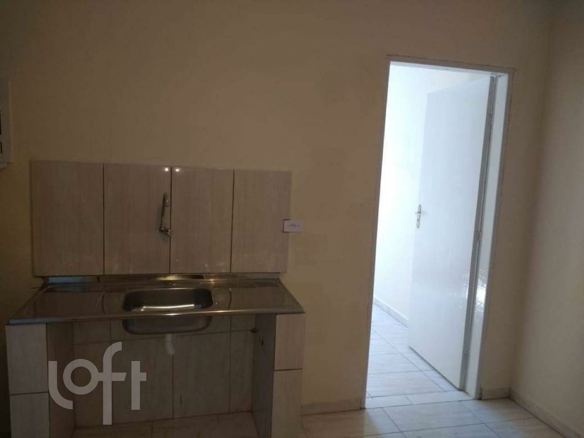 Casa à venda com 6 quartos, 250m² - Foto 2