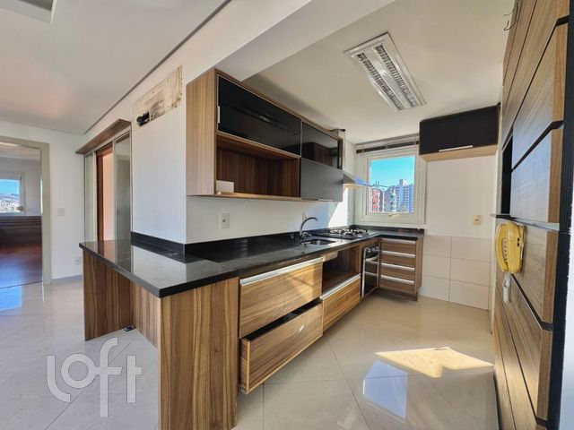 Apartamento com 79m², 2 dormitórios, 2 suítes, 2 vagas, Bela Vista em Porto Alegre