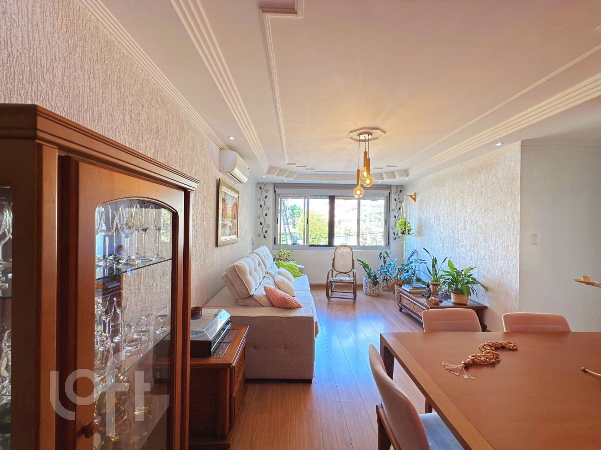 Apartamento com 110m², 3 dormitórios, 1 vaga, Menino Deus em Porto Alegre