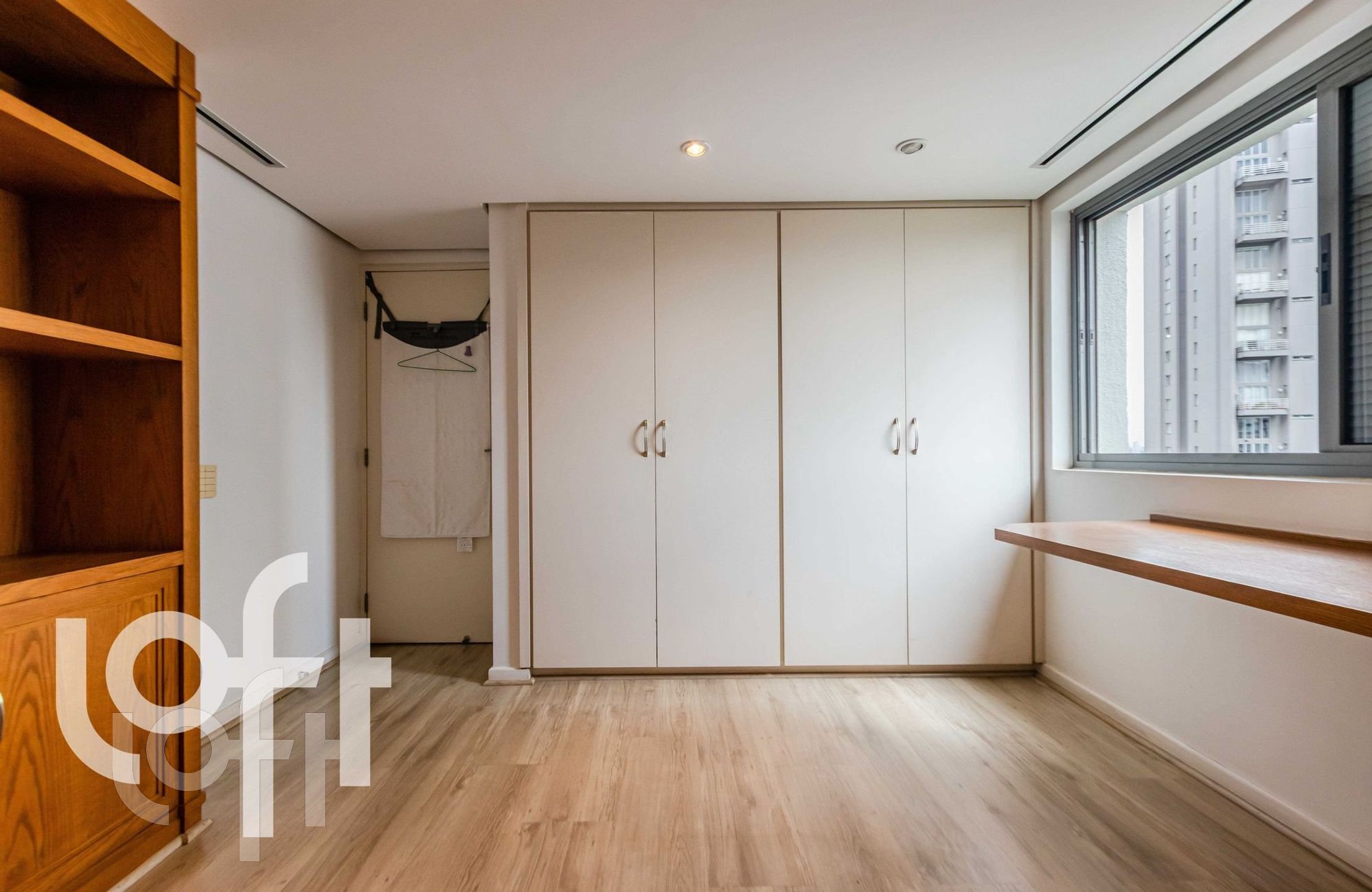 Apartamento à venda com 4 quartos, 277m² - Foto 3