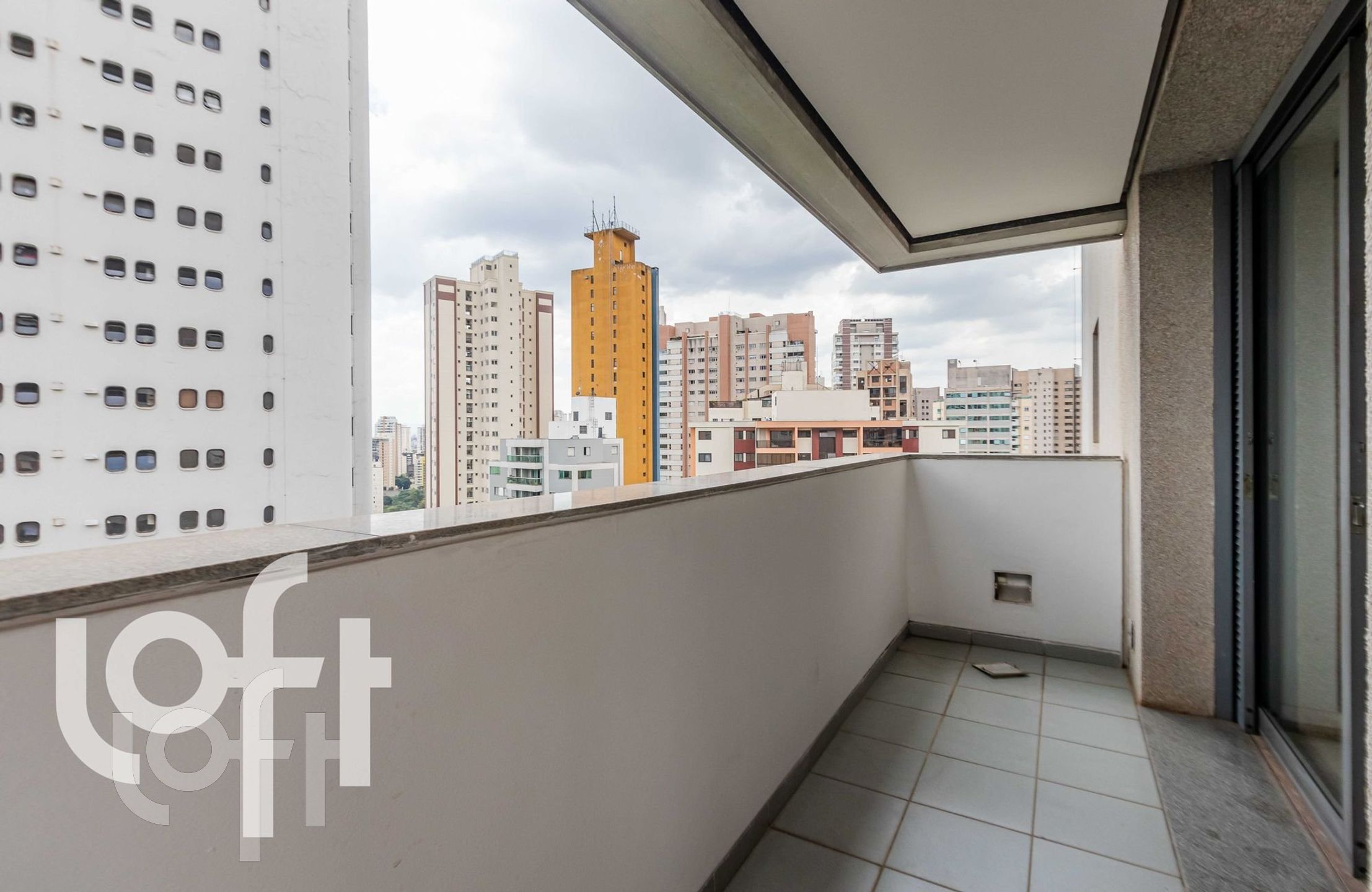 Apartamento à venda com 4 quartos, 277m² - Foto 9