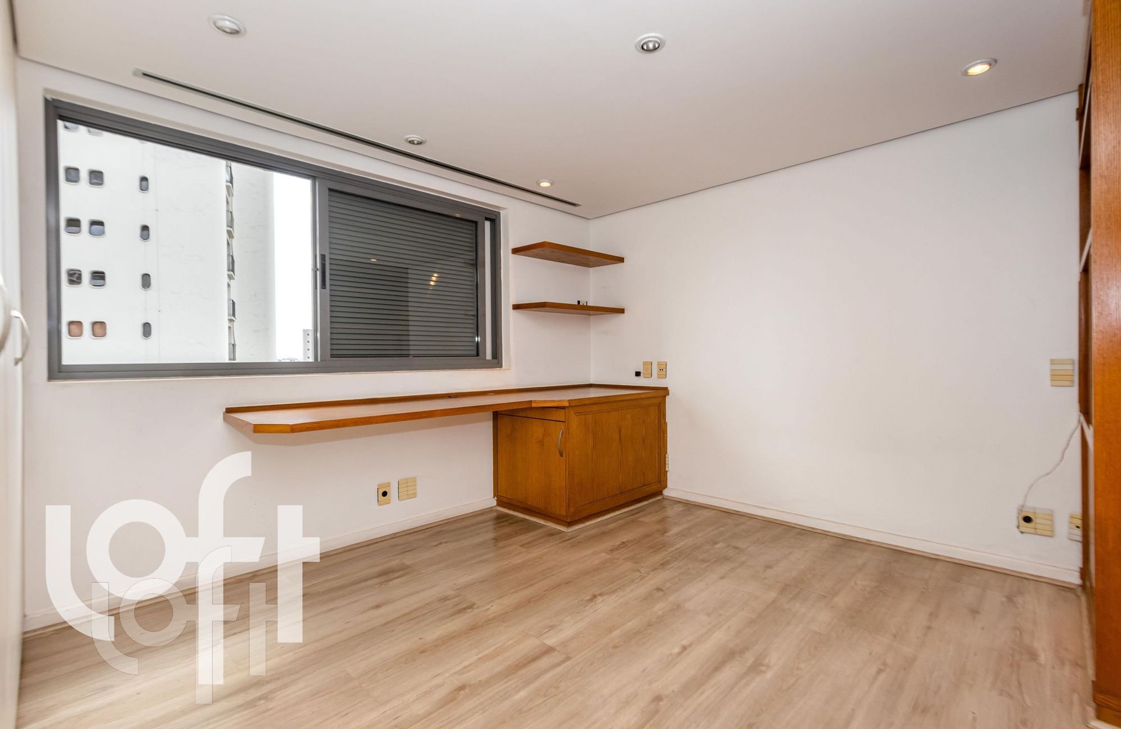 Apartamento à venda com 4 quartos, 277m² - Foto 4