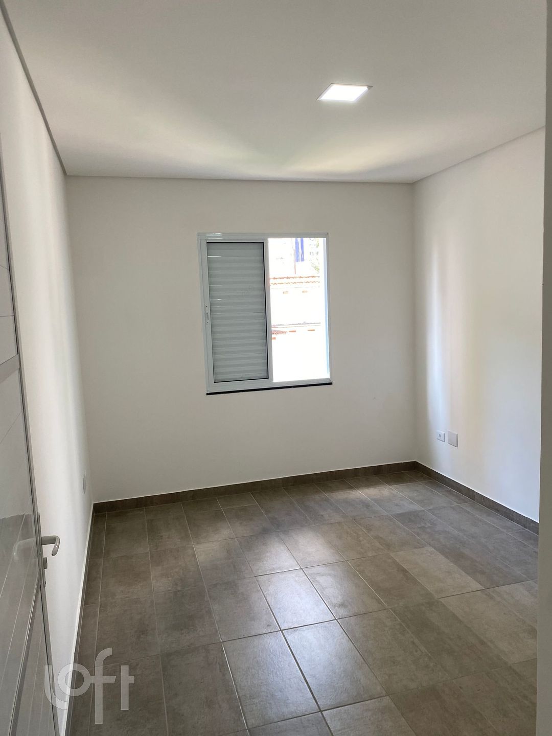 Apartamento à venda com 2 quartos, 80m² - Foto 2