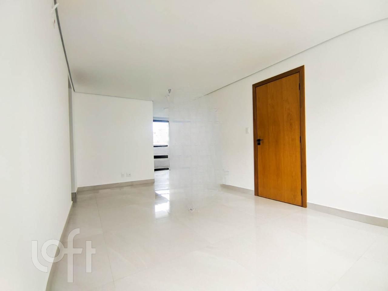 Apartamento à venda com 3 quartos, 79m² - Foto 2