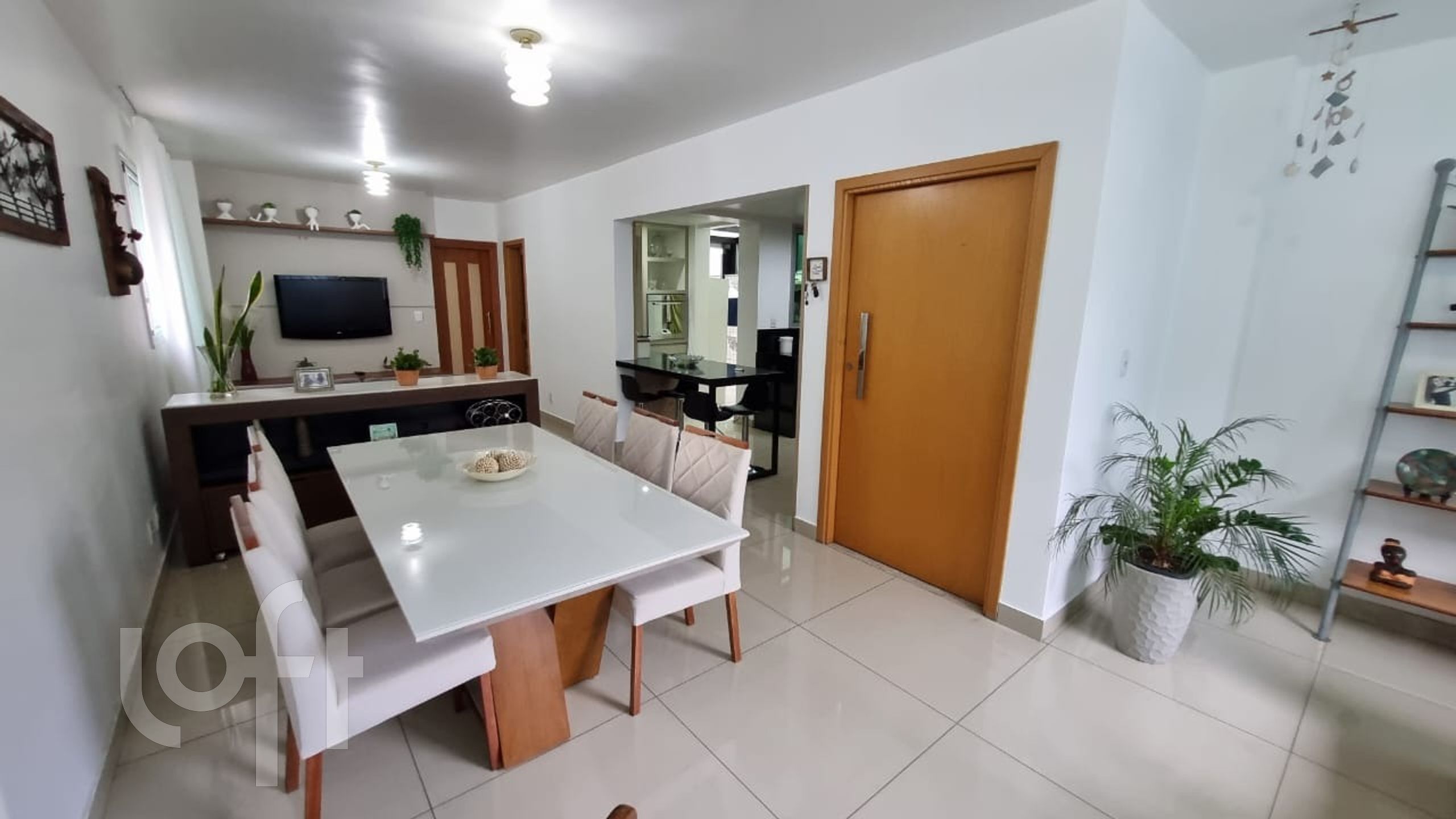 Apartamento à venda com 4 quartos, 180m² - Foto 2