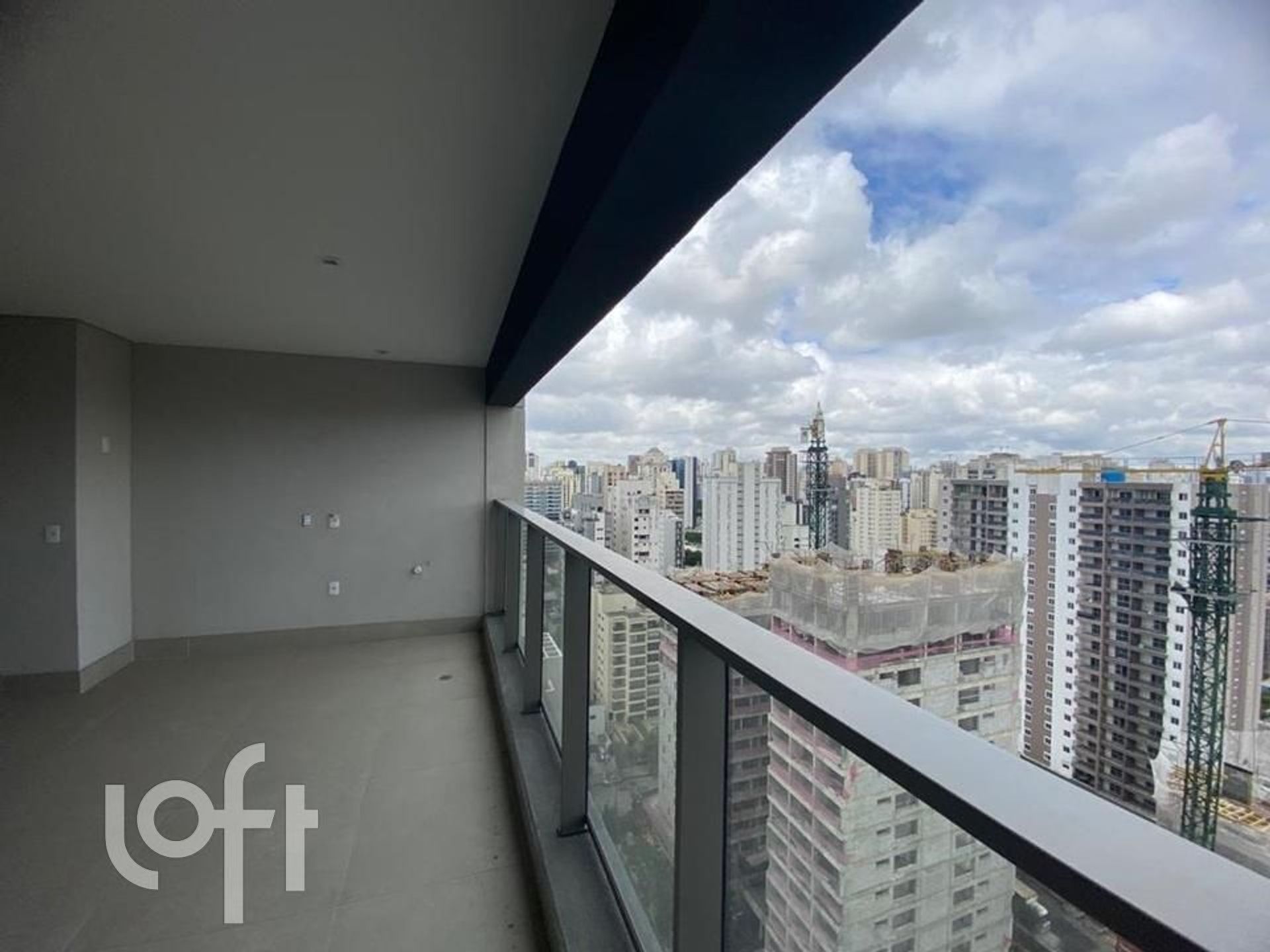 Apartamento à venda com 3 quartos, 125m² - Foto 2