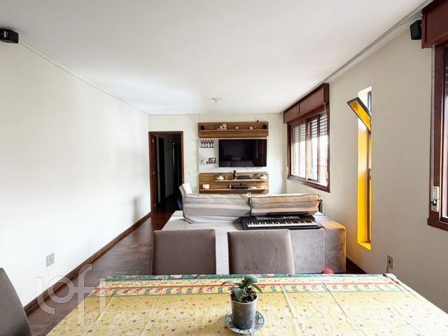 Apartamento com 109m², 3 dormitórios, 1 vaga, Petrópolis em Porto Alegre