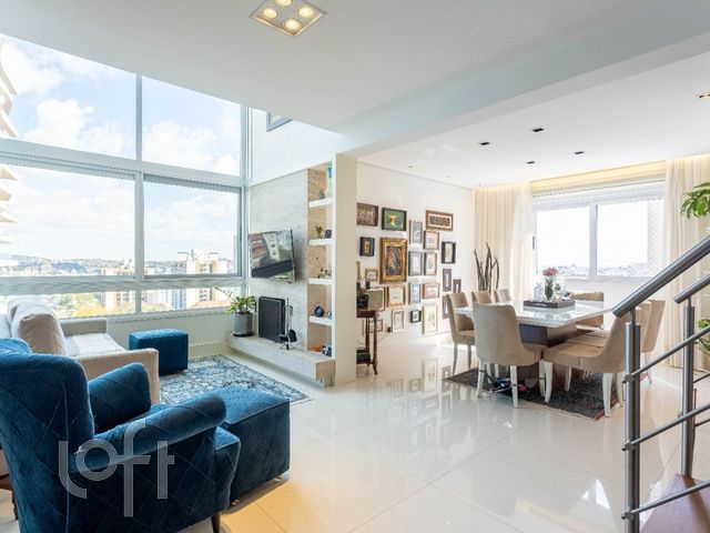 Apartamento com 73m², 2 dormitórios, 1 suíte, 2 vagas, Rio Branco em Porto Alegre