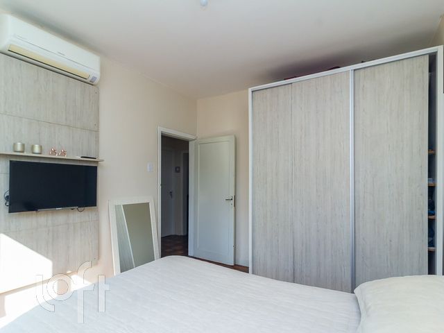 Apartamento com 68m², 3 dormitórios, 1 suíte, Auxiliadora em Porto Alegre