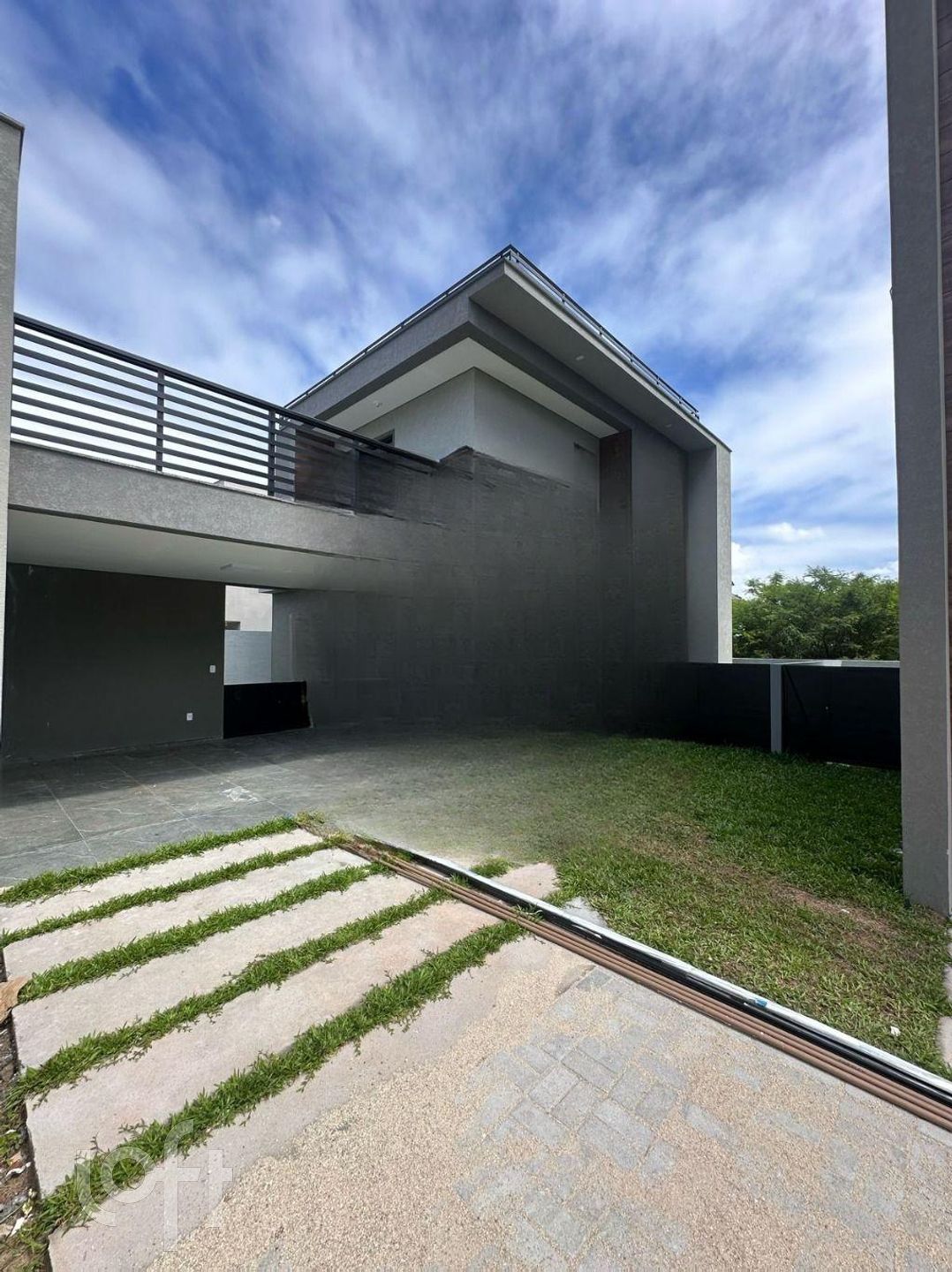 Casa Residencial com 94m², 3 quartos, 2 suítes, no bairro Campeche Sul em Florianópolis