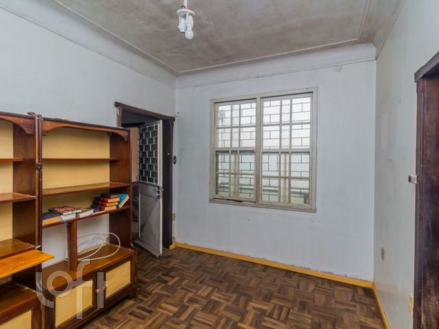 Casa com 216m², 3 dormitórios, 1 suíte, 3 vagas, Higienópolis em Porto Alegre