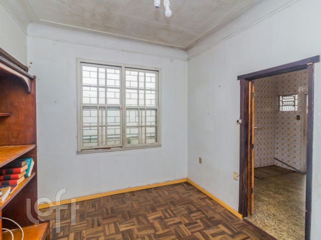 Casa com 216m², 3 dormitórios, 1 suíte, 3 vagas, Higienópolis em Porto Alegre