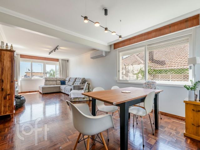 Apartamento com 164m², 3 dormitórios, 1 suíte, 2 vagas, Floresta em Porto Alegre