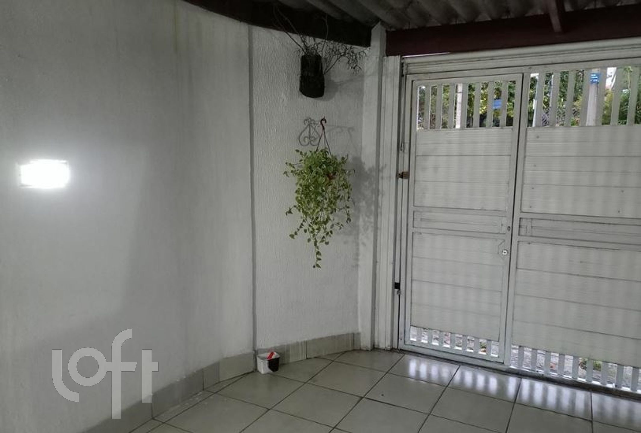 Casa à venda com 2 quartos, 160m² - Foto 2