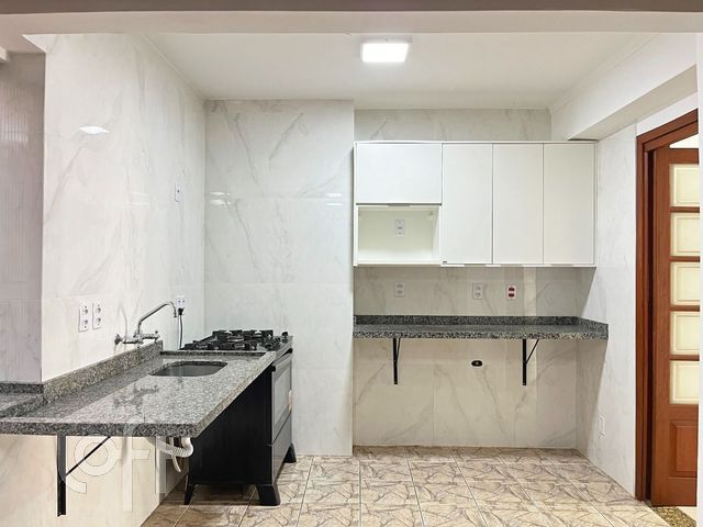 Apartamento com 84m², 3 dormitórios, 1 suíte, 1 vaga, Menino Deus em Porto Alegre