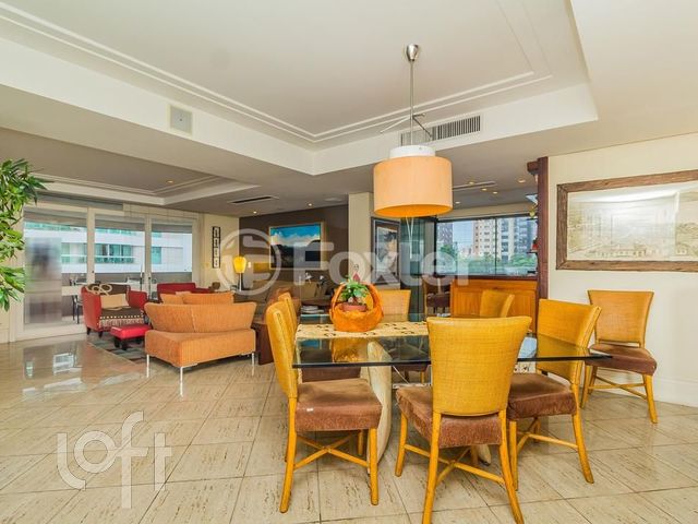 Apartamento com 186m², 3 dormitórios, 3 suítes, 3 vagas, Petrópolis em Porto Alegre