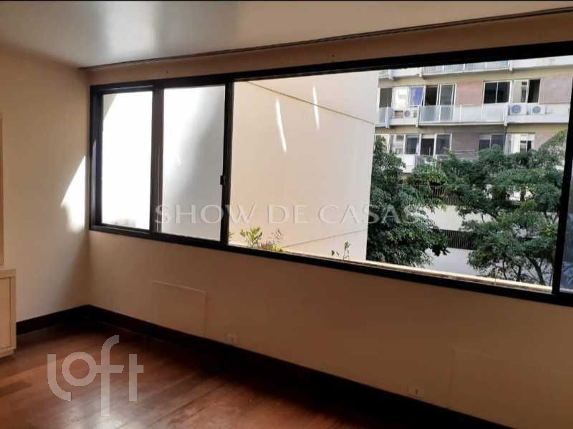 Apartamento à venda com 3 quartos, 150m² - Foto 3