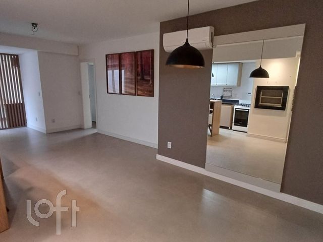Apartamento com 86m², 3 dormitórios, 1 suíte, 2 vagas, São João em Porto Alegre