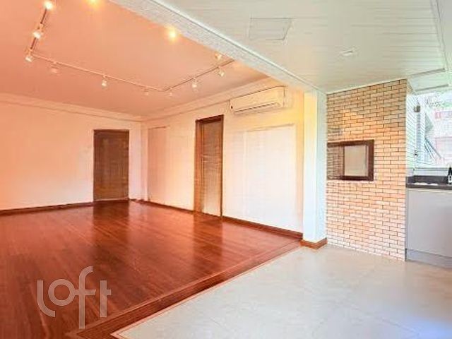 Apartamento com 107m², 3 dormitórios, 1 suíte, 2 vagas, Petrópolis em Porto Alegre