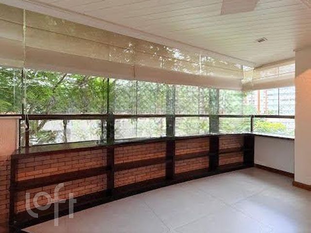 Apartamento com 107m², 3 dormitórios, 1 suíte, 2 vagas, Petrópolis em Porto Alegre