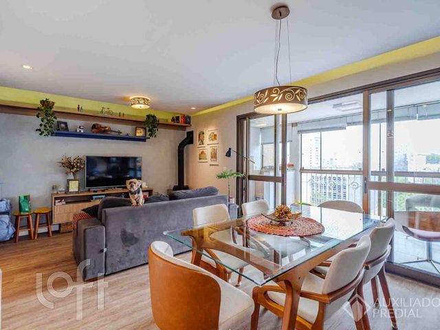Apartamento com 105m², 3 dormitórios, 1 suíte, 2 vagas, Menino Deus em Porto Alegre