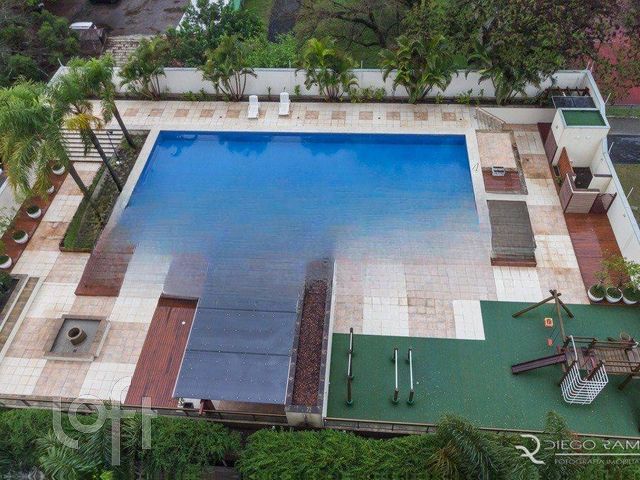 Apartamento com 105m², 3 dormitórios, 1 suíte, 2 vagas, Menino Deus em Porto Alegre